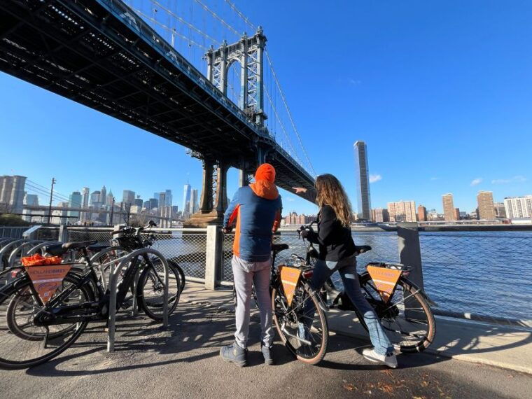 downtown-bike-tour-with-stylish-dutch-bikes-2