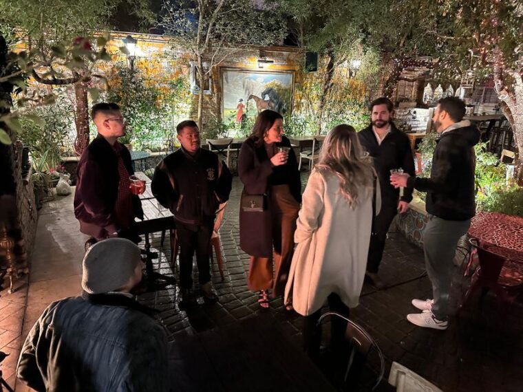 downtown-las-vegas-bar-crawl-on-fremont-st