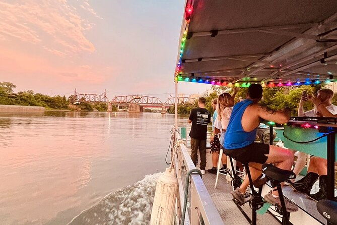 downtown-nashville-pedal-pontoon-boat-cruise-with-captain