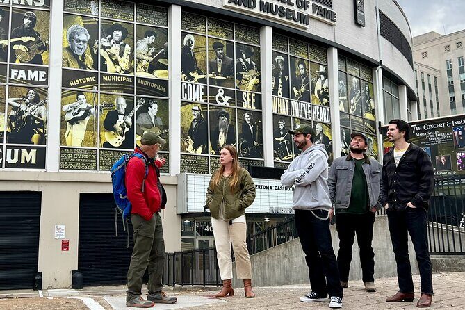 Downtown Nashville Sightseeing Walking Tour - Tennessee State Capitol & Bicentennial Park