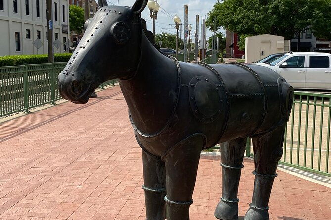 downtown-plano-walking-tour-with-food-and-drink-2