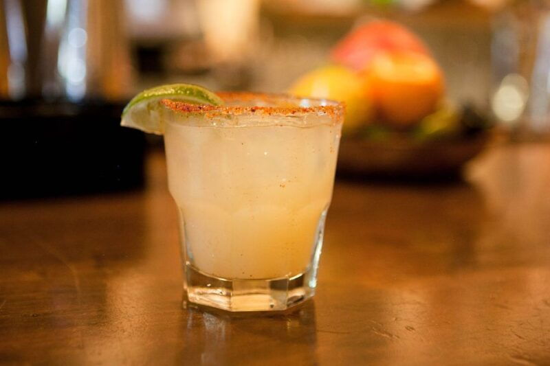 downtown-plaza-sip-and-savor-half-day-food-tour