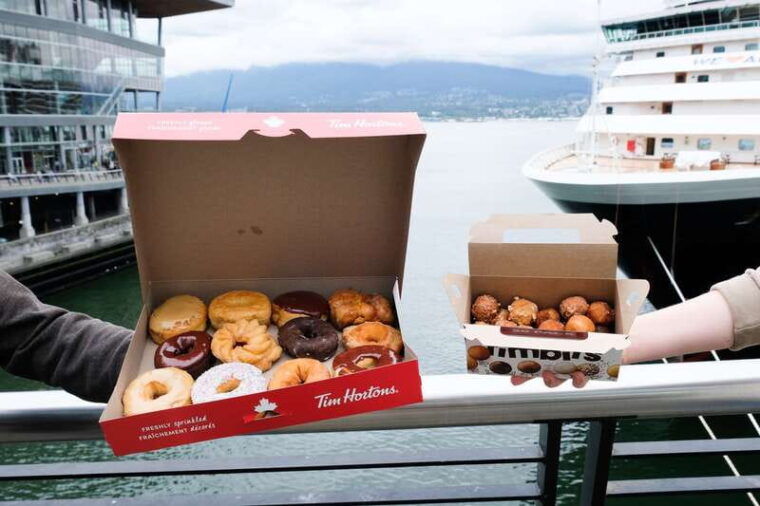 downtown-vancouver-donut-adventure-by-underground-donut-tour