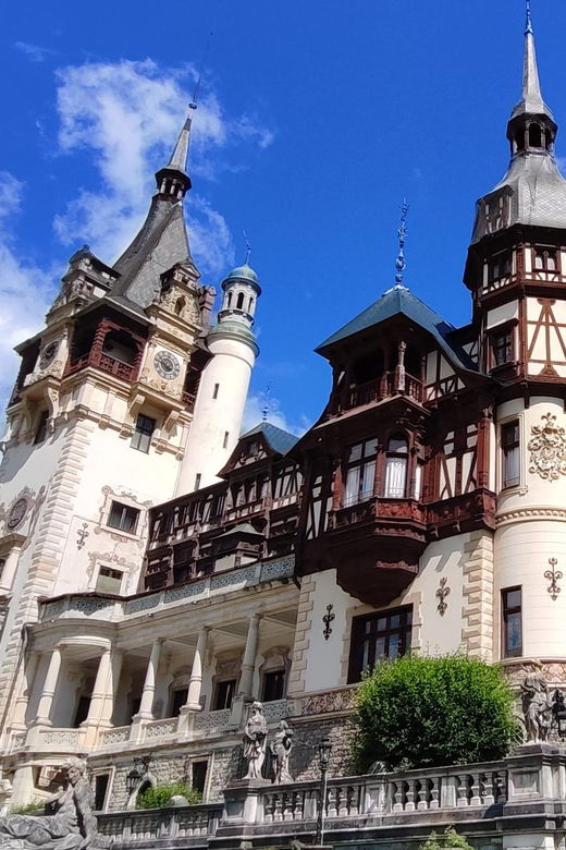dracula-castle-peles-castle-and-brasov-private-day-tour