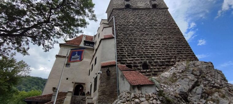 dracula-castle-peles-castle-and-brasov-private-day-tour