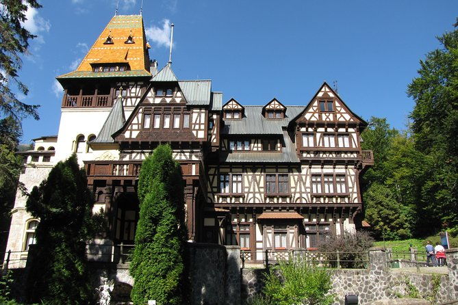 dracula-city-break-bran-castle-peles-castle-sinaia-brasov-city