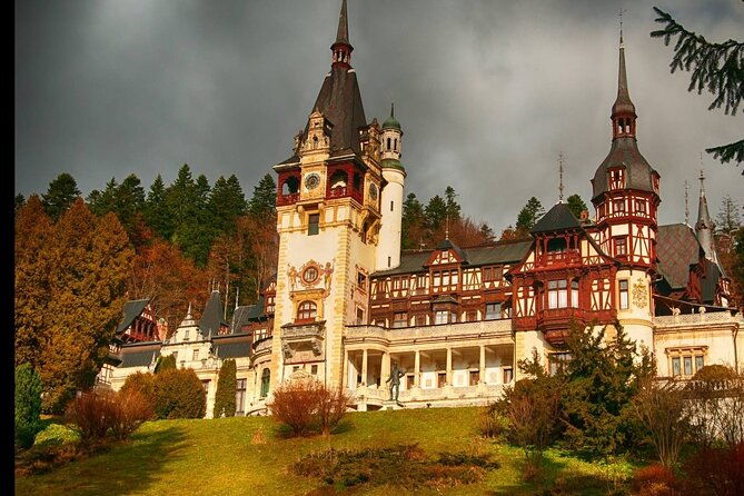 draculas-castle-brasov-city-and-peles-castle-private-tour