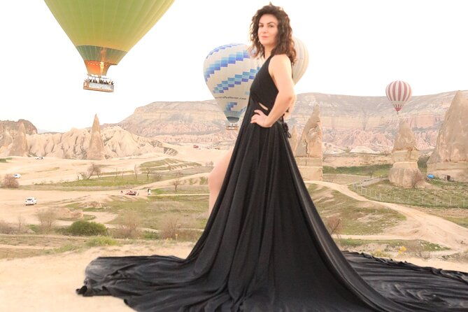 dreamlike-professional-photo-shoot-with-balloons-in-cappadocia