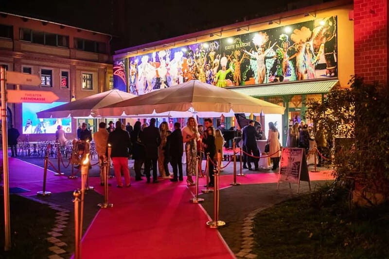 Dresden: Entrance Ticket for Travesty Revue Show - Key Points