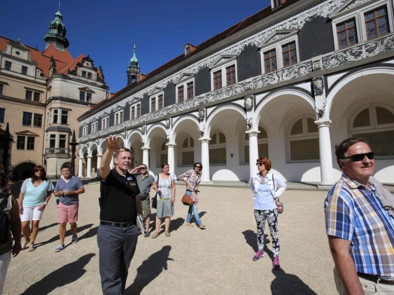 dresden-guided-city-walk-with-a-cup-of-coffee