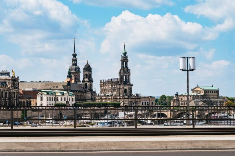 dresden-guided-sightseeing-tour-in-classic-trabi-car