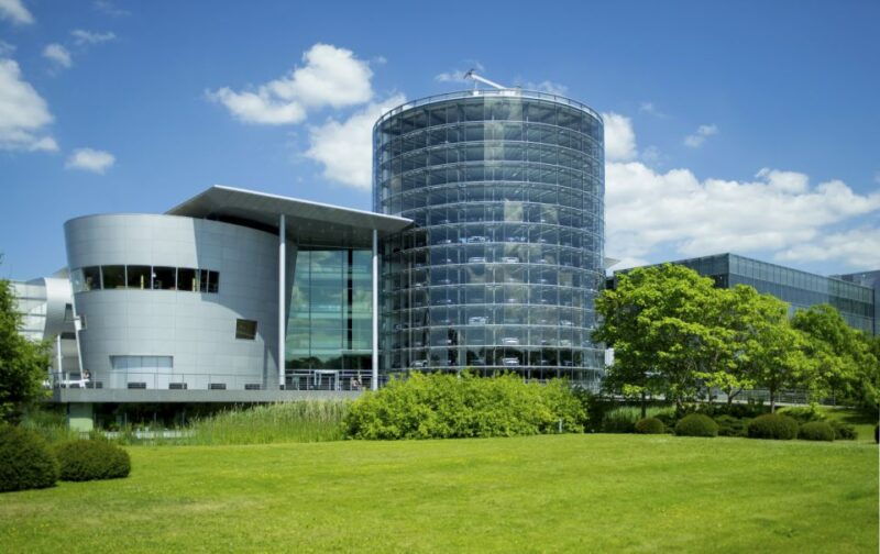 dresden-special-tour-for-children-families-vw-factory