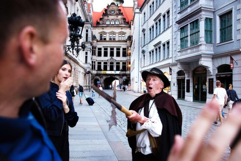 dresden-the-original-night-watchman-tour-in-lantern-light