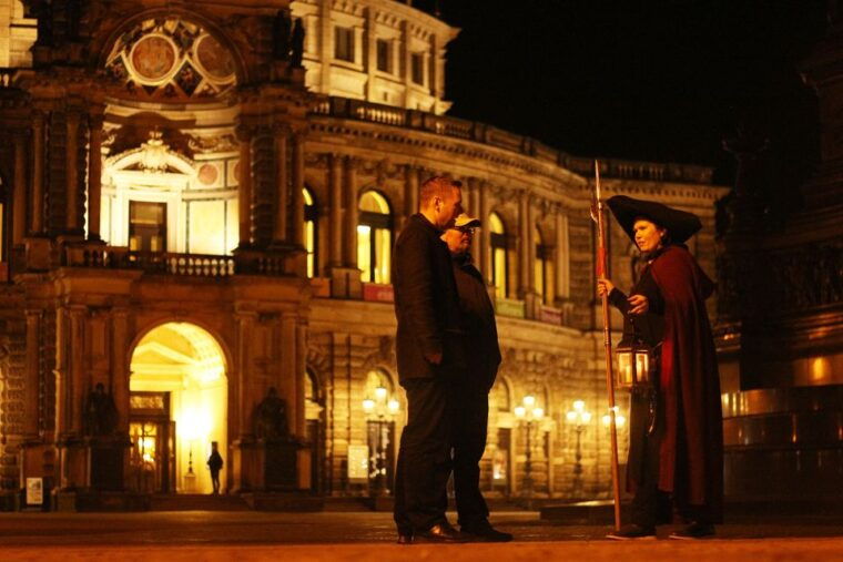 dresden-the-original-night-watchman-tour-in-lantern-light