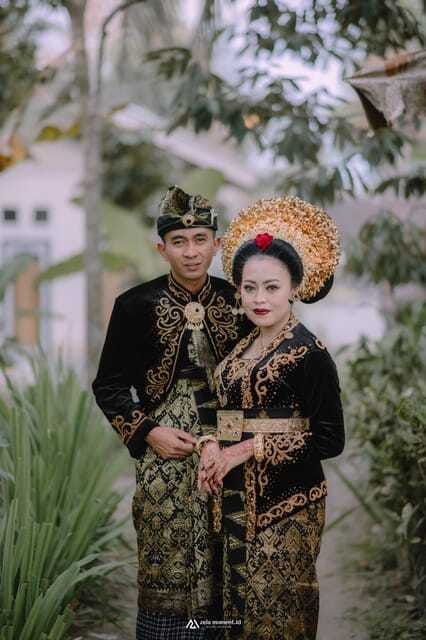 dress-up-like-the-king-and-queen-of-lombok