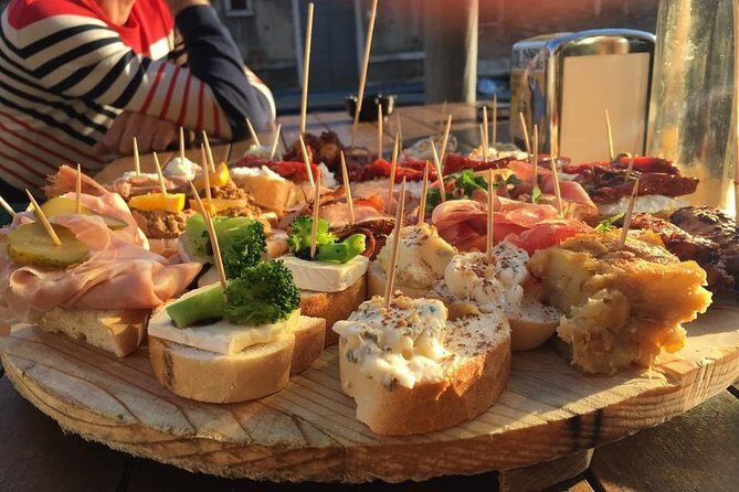 Drink eat and walk in Venice - Exploring Venice Through Food and Hidden Corners