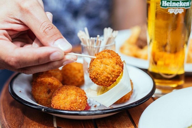 drinks-bites-in-amsterdam-private-tour