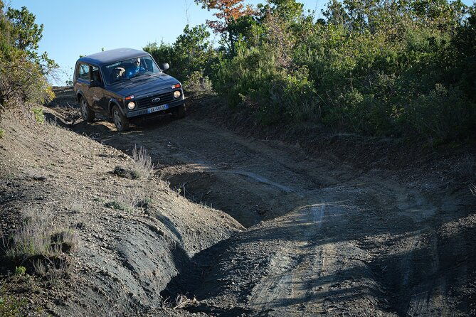 drive-a-4x4-off-road-in-the-tirana-valleys