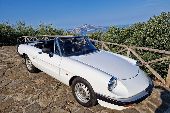 drive-experience-on-vintage-car