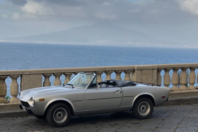 drive-experience-on-vintage-car