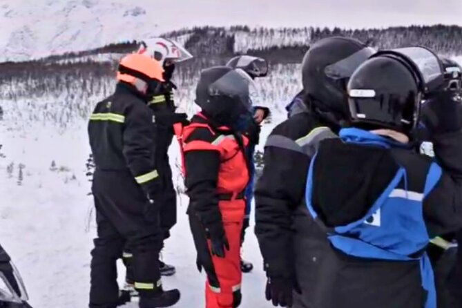 driving-ski-doo-snowmobile-adventure-5-hours-photos-included