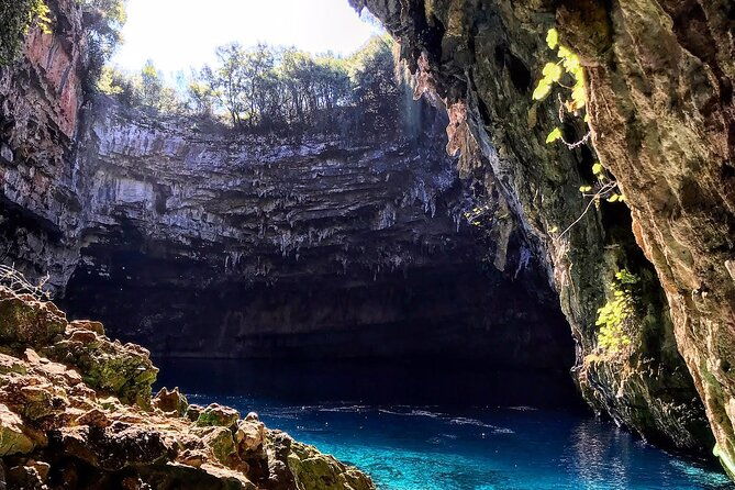 drogarati-cave-melissani-lake-and-antisamos-beach