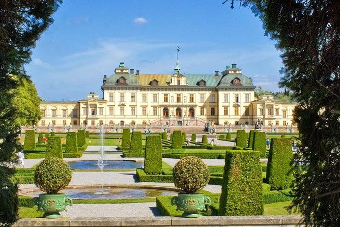 drottningholm-palace-tour-vip-car-and-private-guide