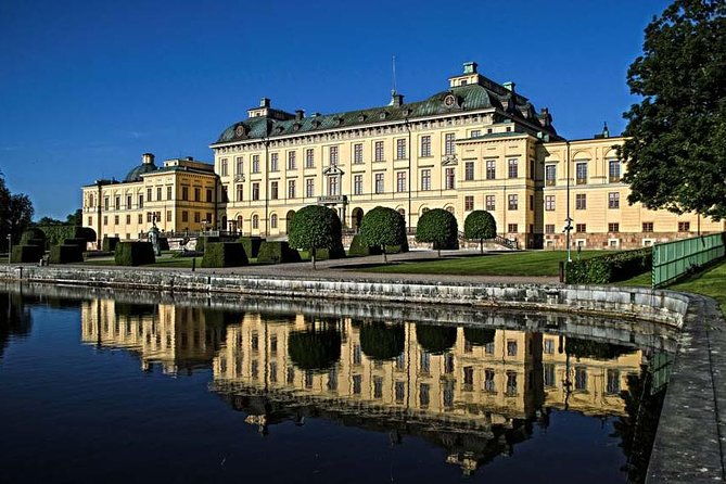 drottningholm-palace-tour-vip-car-and-private-guide