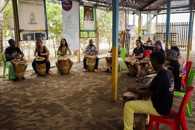 drumming-and-dancing-in-cartagena-la-boquilla