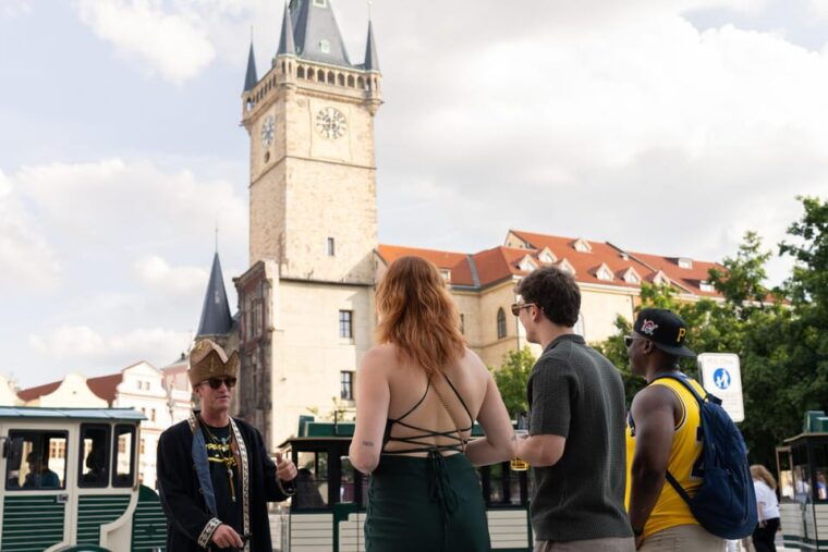 drunken-monkey-almost-free-tour-pragues-top-sights1-drink