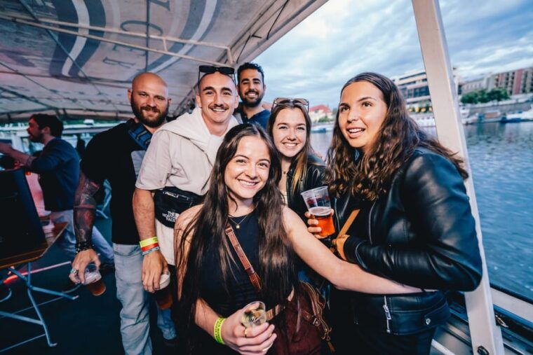 drunken-monkey-prague-booze-cruise-open-bar-to-duplex-club