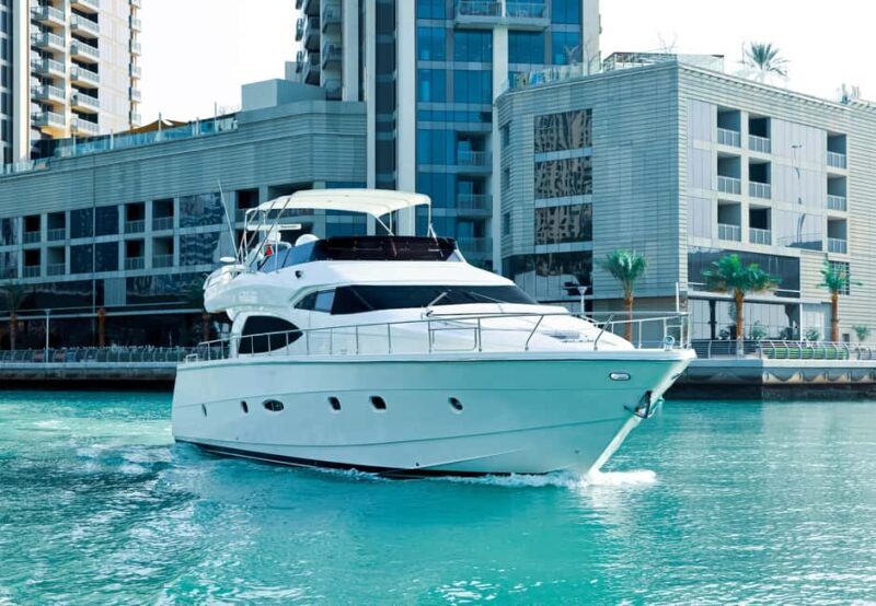 Dubai: 2 hours Luxury Yacht - Dominator 64s - Meta Description  