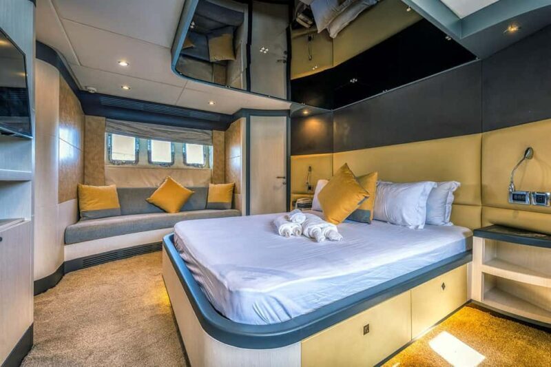 Dubai: 3 Hours Luxury Private Yacht Cruise - Key Points