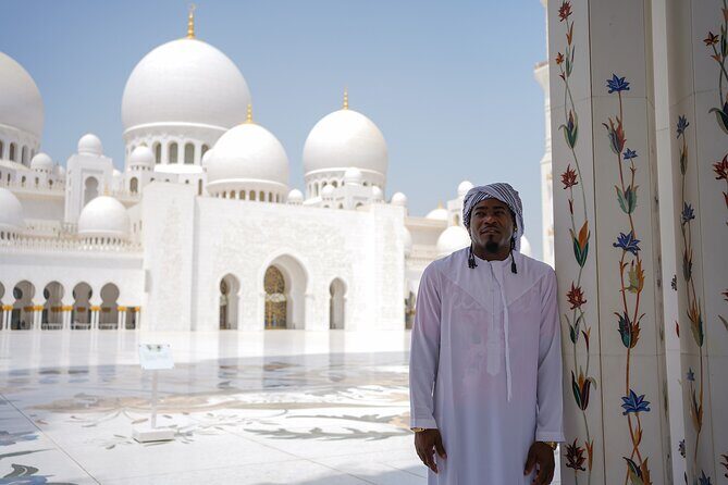 Dubai: Abu Dhabi Trip with Lunch at Al Khayma Heritage Restaurant - Transportation and Group Experience