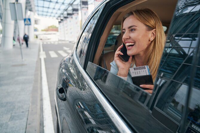 Dubai Airport Transfer to Dubai Hotel - Seamless Arrival and Meet-and-Greet