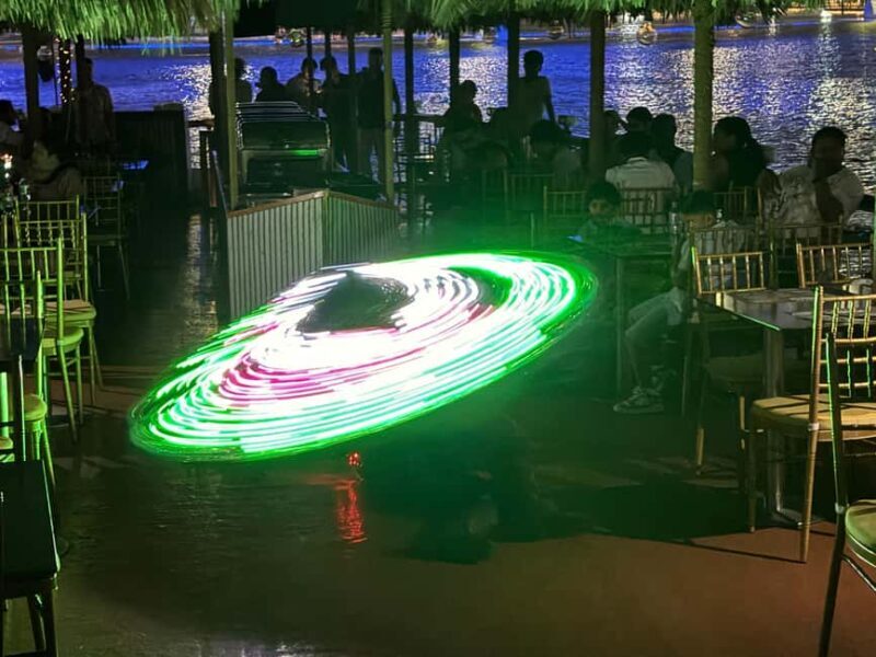 Dubai: Al Seef Creek Soirée Dhow Dinner & Live Entertainment - Who It Suits Best