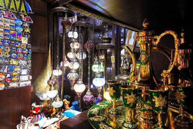 Dubai By Night Tour with Dinner at Atlantis Hotel - FAQs