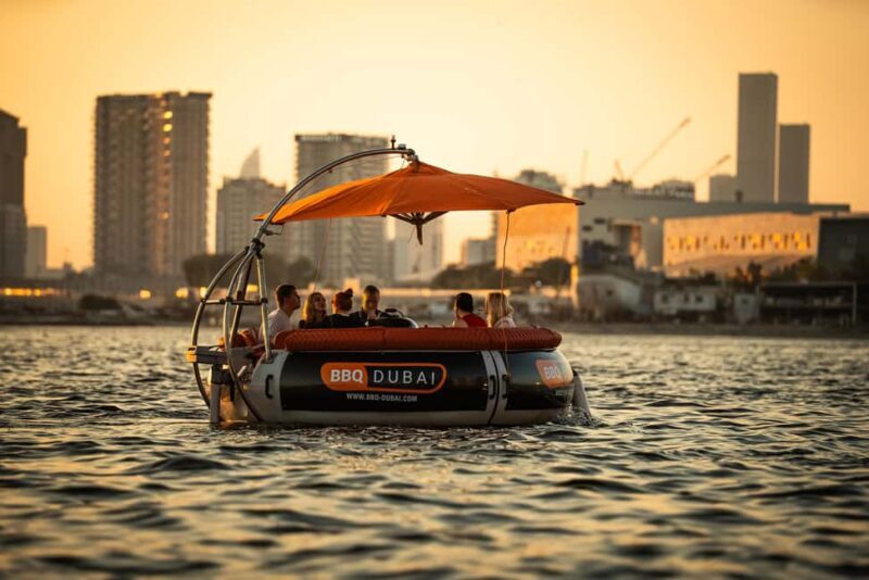 Dubai: Donut Boat Ride with Drinks - Dubai: Donut Boat Ride with Drinks — A Relaxed, Unique Perspective on the City