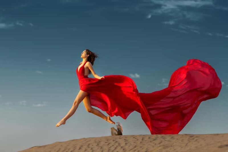 Dubai: Flying Dress Photo © Photoshoot "Marilyn Package" - Key Points