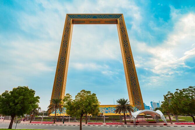 Dubai Frame Tickets, Creek, Souks & Blue Mosque Guided Tour - FAQ