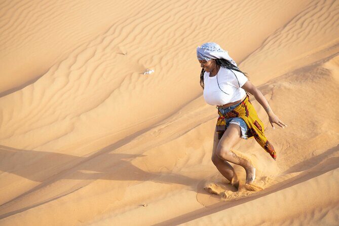 Dubai Half-day Red Dunes bashing with Sandboarding, Camel &Falcon - What Makes This Tour Stand Out?