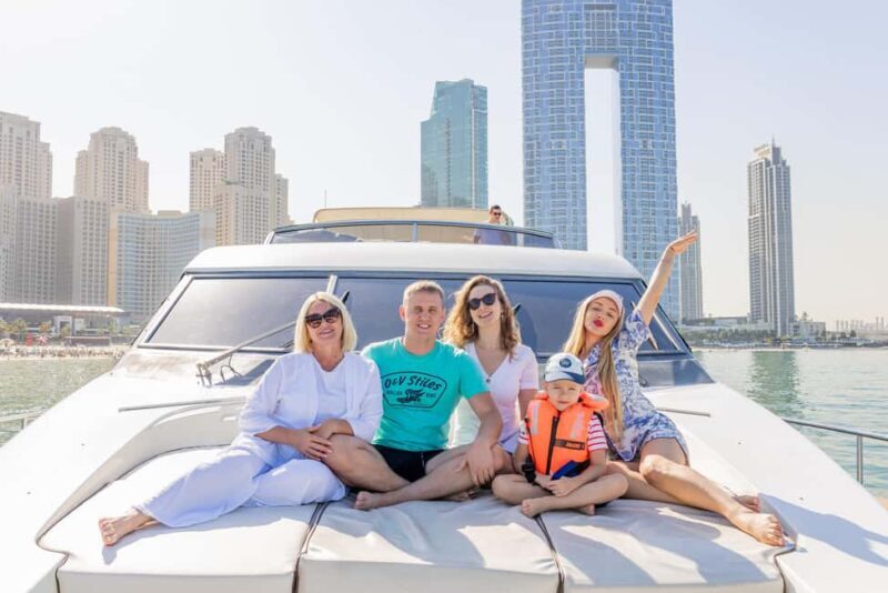 Dubai Harbour : Luxury Yacht Tour with Private Transfer - Exploring Dubai Harbour: The Core of the Experience
