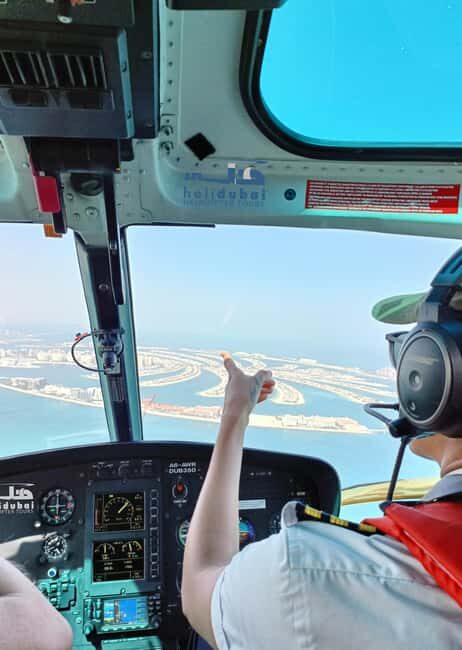 Dubai: Helicopter Ride, Old Town Walking Tour, Abra & Snacks - Exploring Old Dubai with a Guided Walking Tour