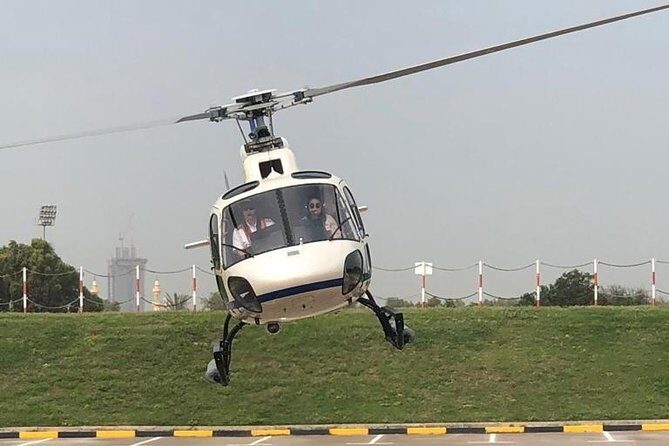 Dubai Helicopter Tour: Experience Dubais Iconic Landmarks - The Flight Experience: Pros and Cons