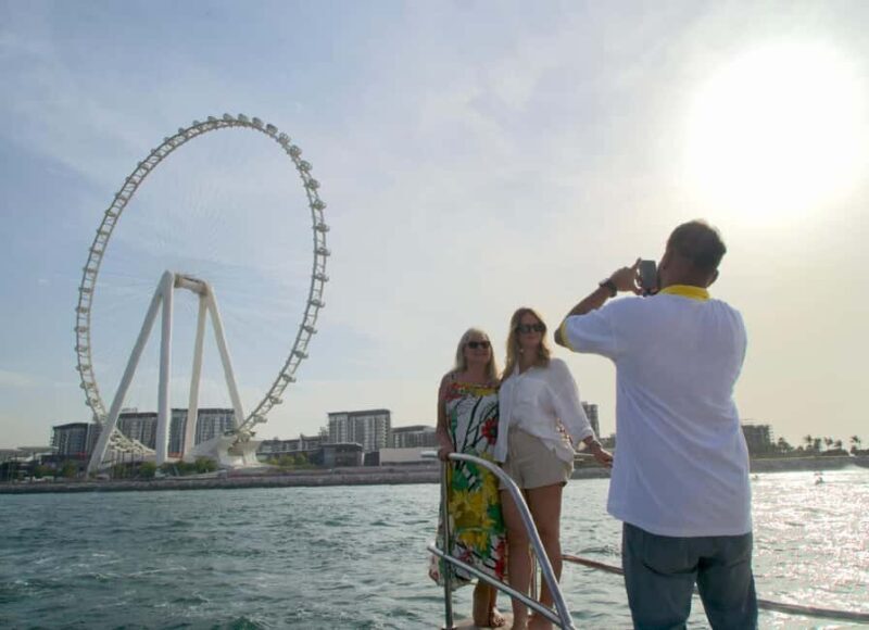 Dubai: Luxury Sunset Yacht Tour with Snacks and Drinks - An In-Depth Look at the Dubai Sunset Yacht Tour