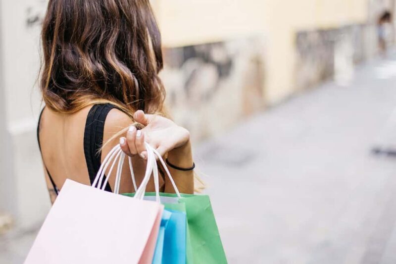 Dubai Mall Private Shopping Tour with Personal Stylist - The Shopping Experience: Luxury Meets Accessibility