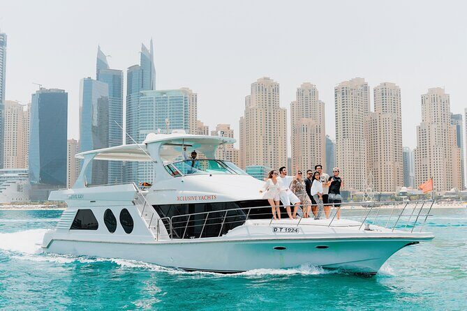 Dubai Marina 1hr Yacht tour with Drinks - Drinks and Refreshments
