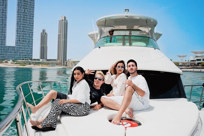 Dubai Marina 1hr Yacht tour with Drinks - What Travelers Love About This Experience