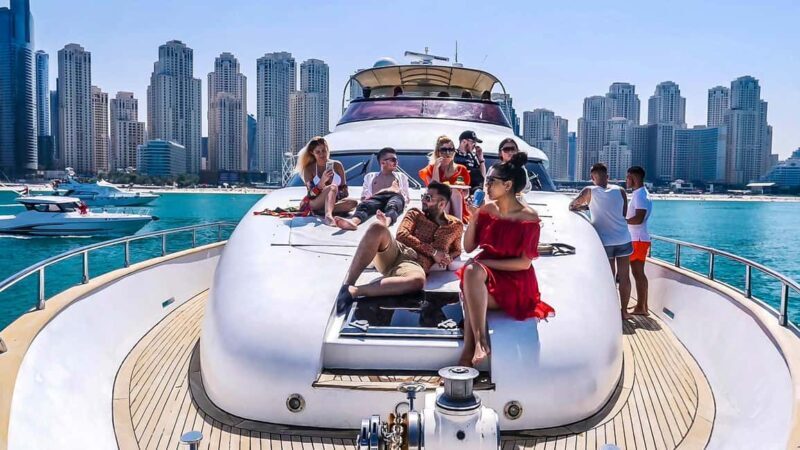 Dubai Marina: Luxury Yacht Tour with Breakfast or BBQ Option - Key Points
