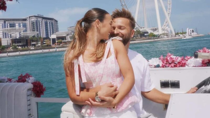 Dubai Marina: Private Boat Tour with Flower - Introduction